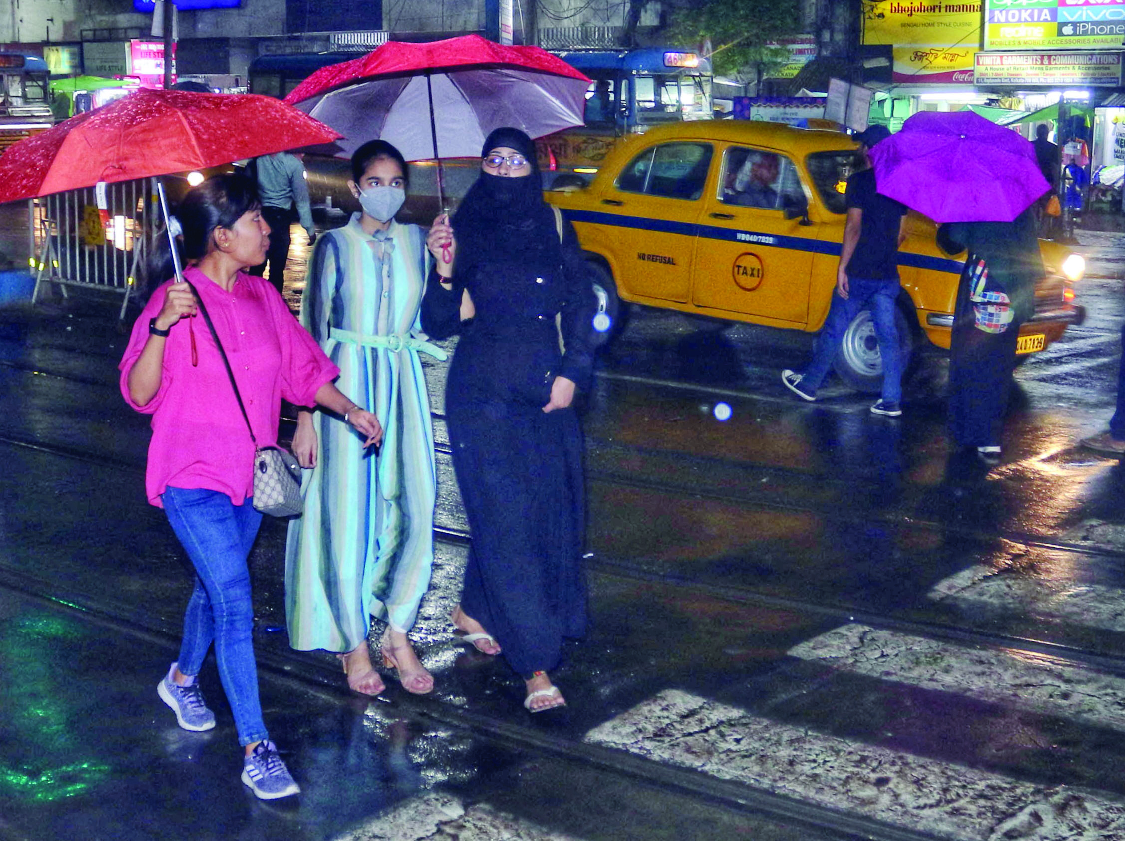 Rain lowers temp; ‘monsoon in South Bengal delayed by El Nino & Biparjoy’ Rain lowers temp; ‘monsoon in South Bengal delayed by El Nino & Biparjoy’