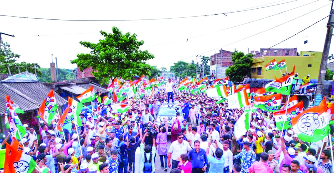 Abhishek holds massive roadshow at Bhangar Abhishek holds massive roadshow at Bhangar