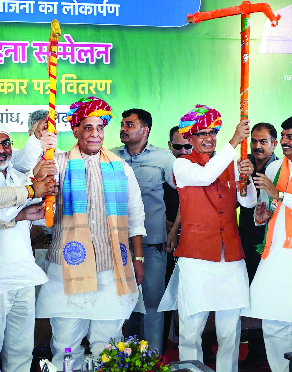 Defence Min Rajnath Singh hails MP CM Chouhan for working in public interest