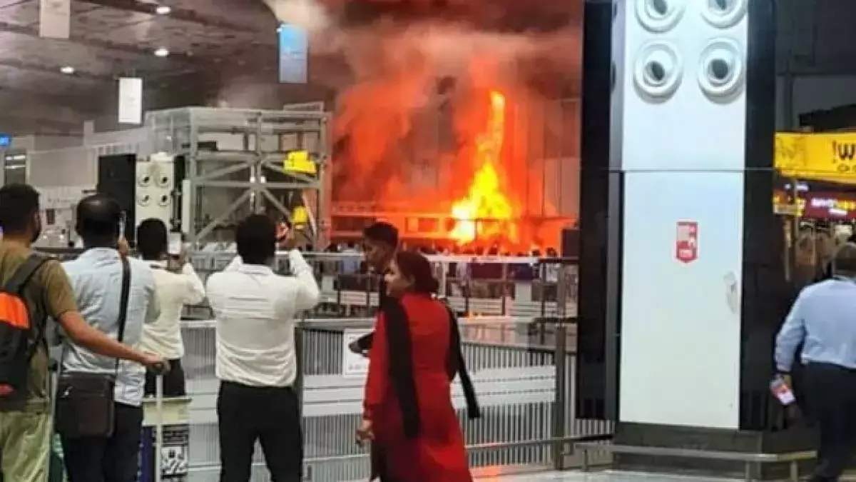 Kolkata airport fire: AAI begins probe Kolkata airport fire: AAI begins probe