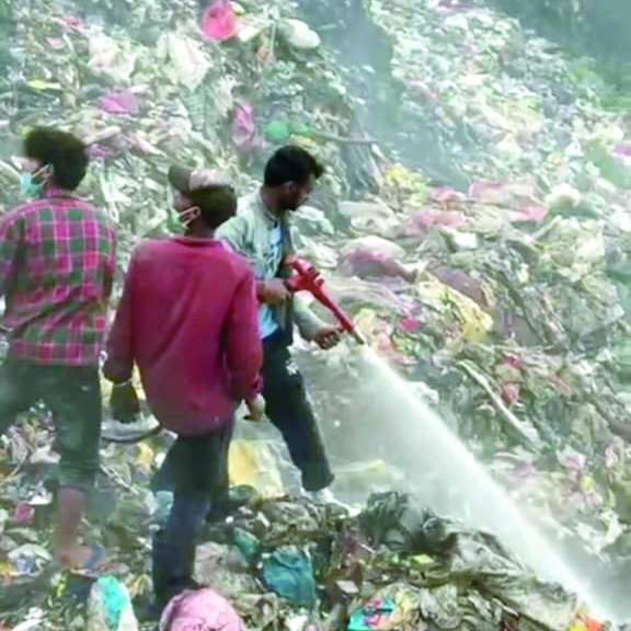 Efforts on to douse dumping chute fire in Darjeeling