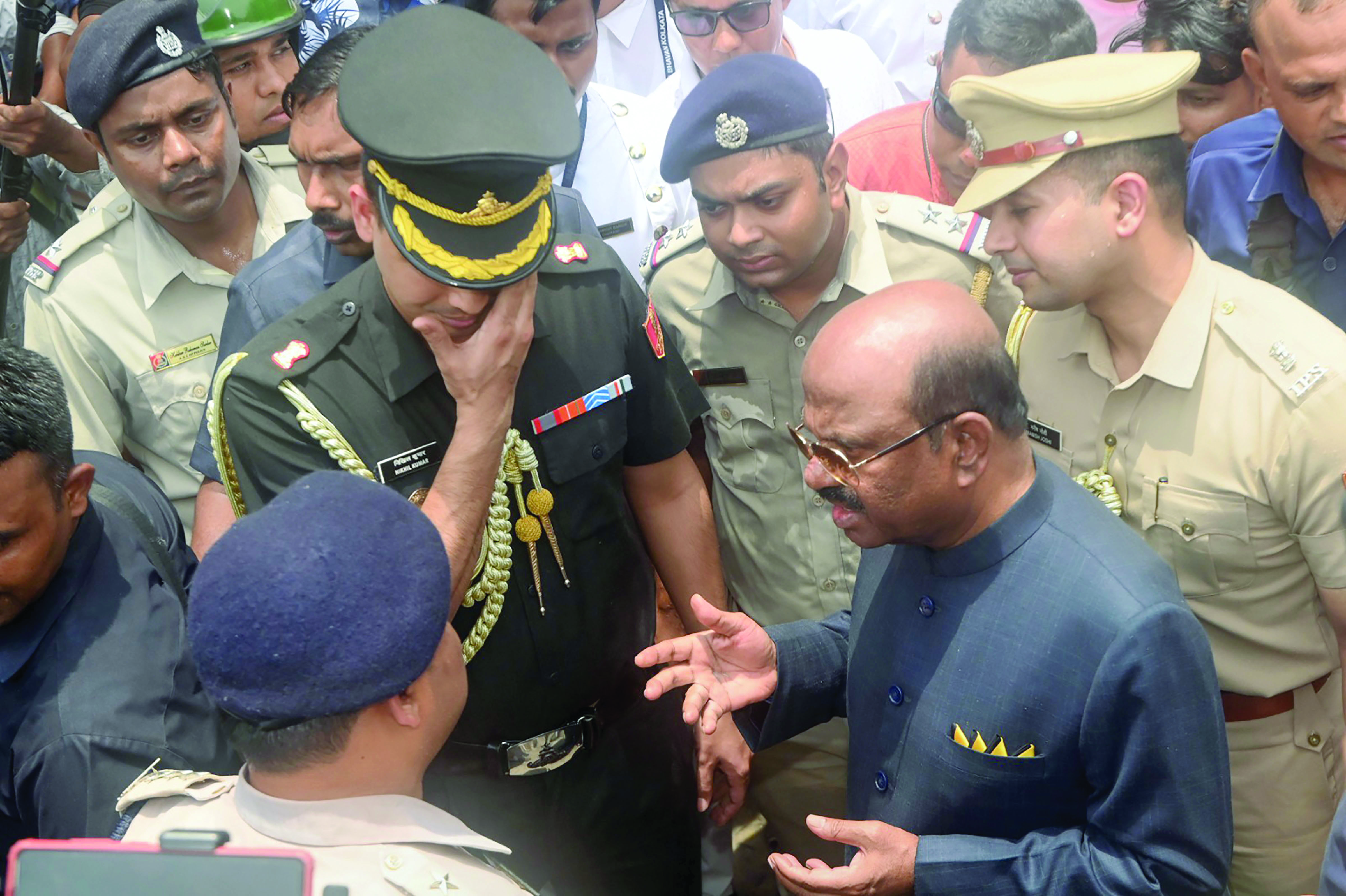 Governor visits Bhangar, speaks to residents of the area