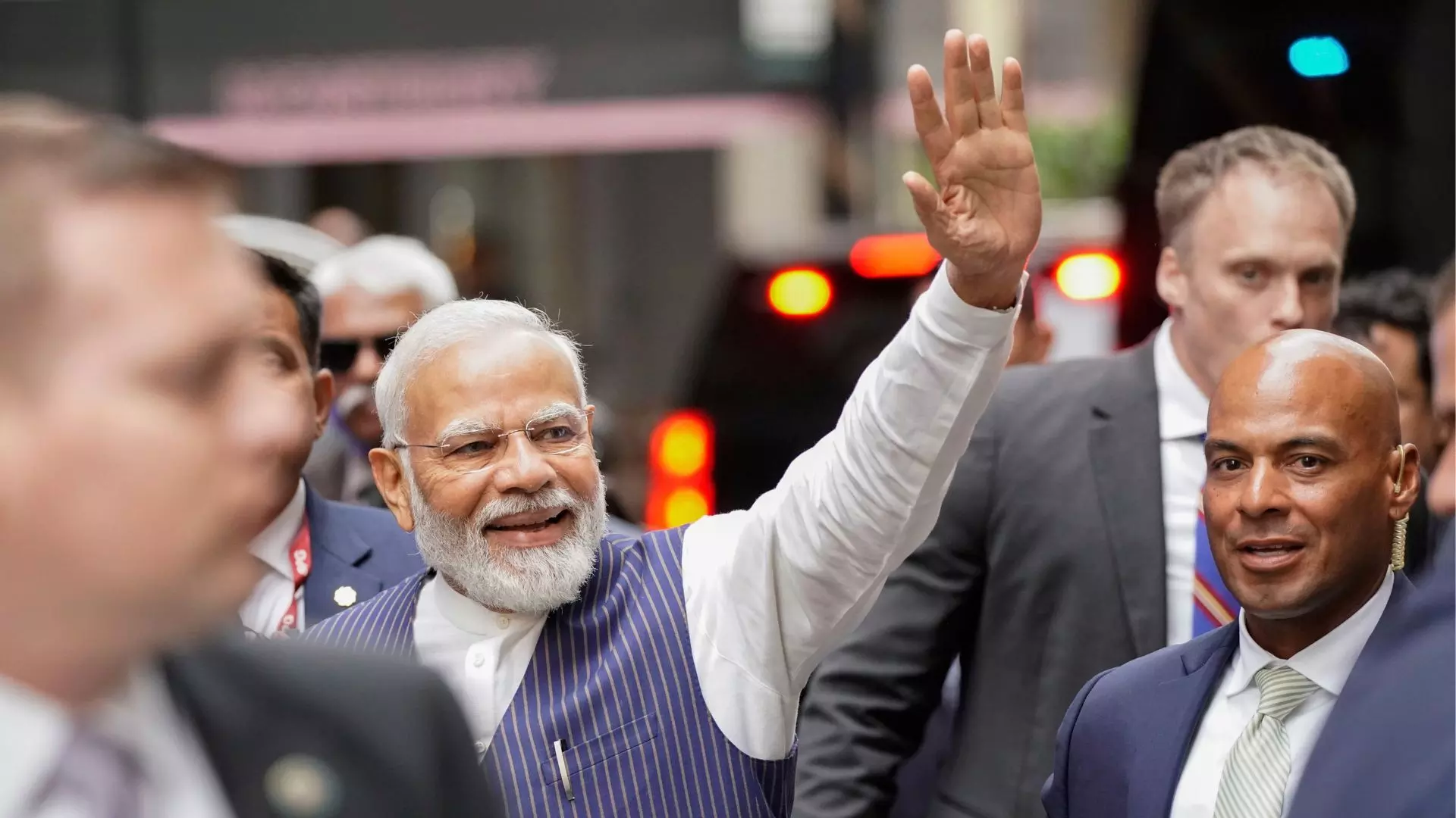 PM Modi discusses Indias growth story with top American thought leaders in New York