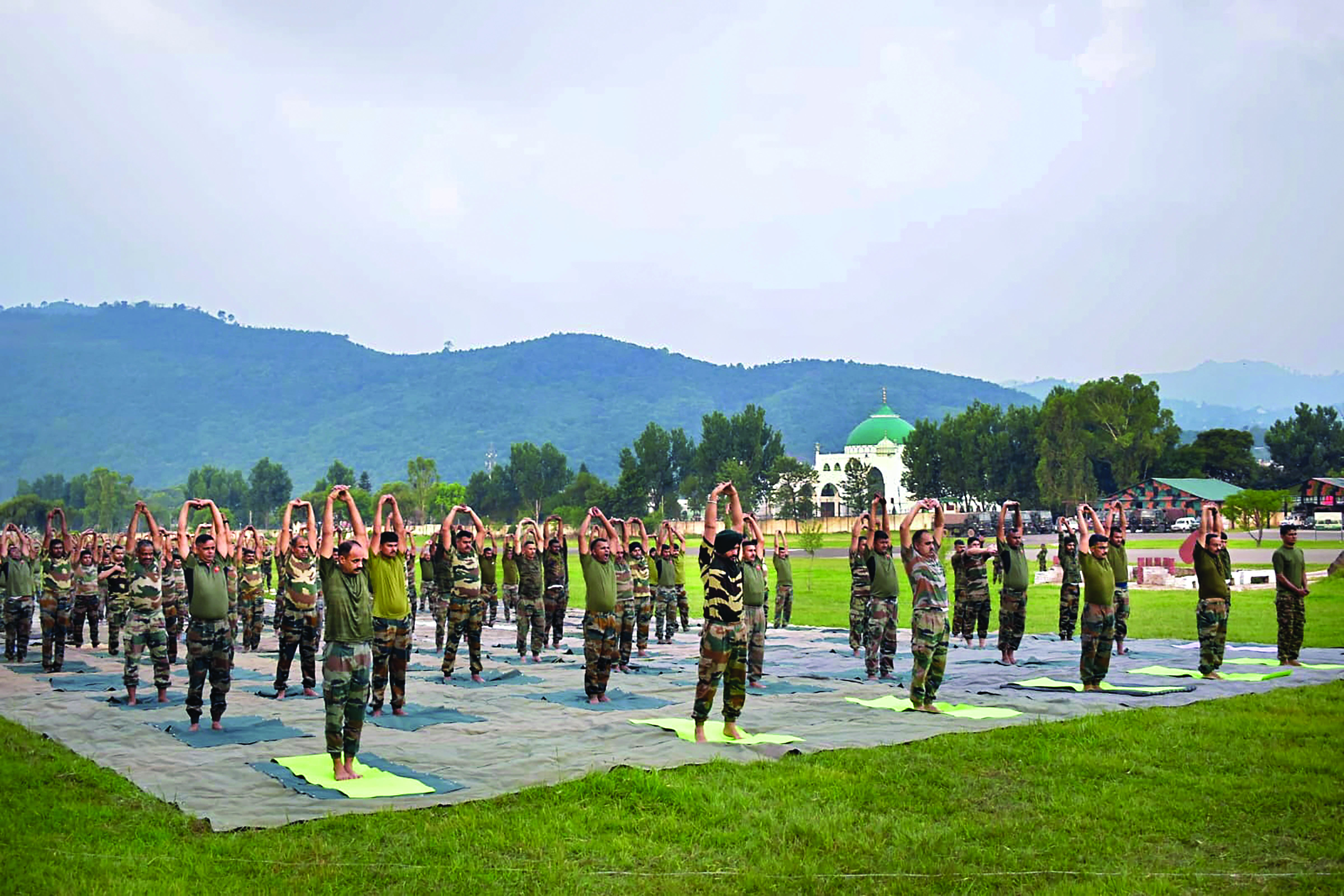 Army conducts yoga sessions at over 100 locations at borders