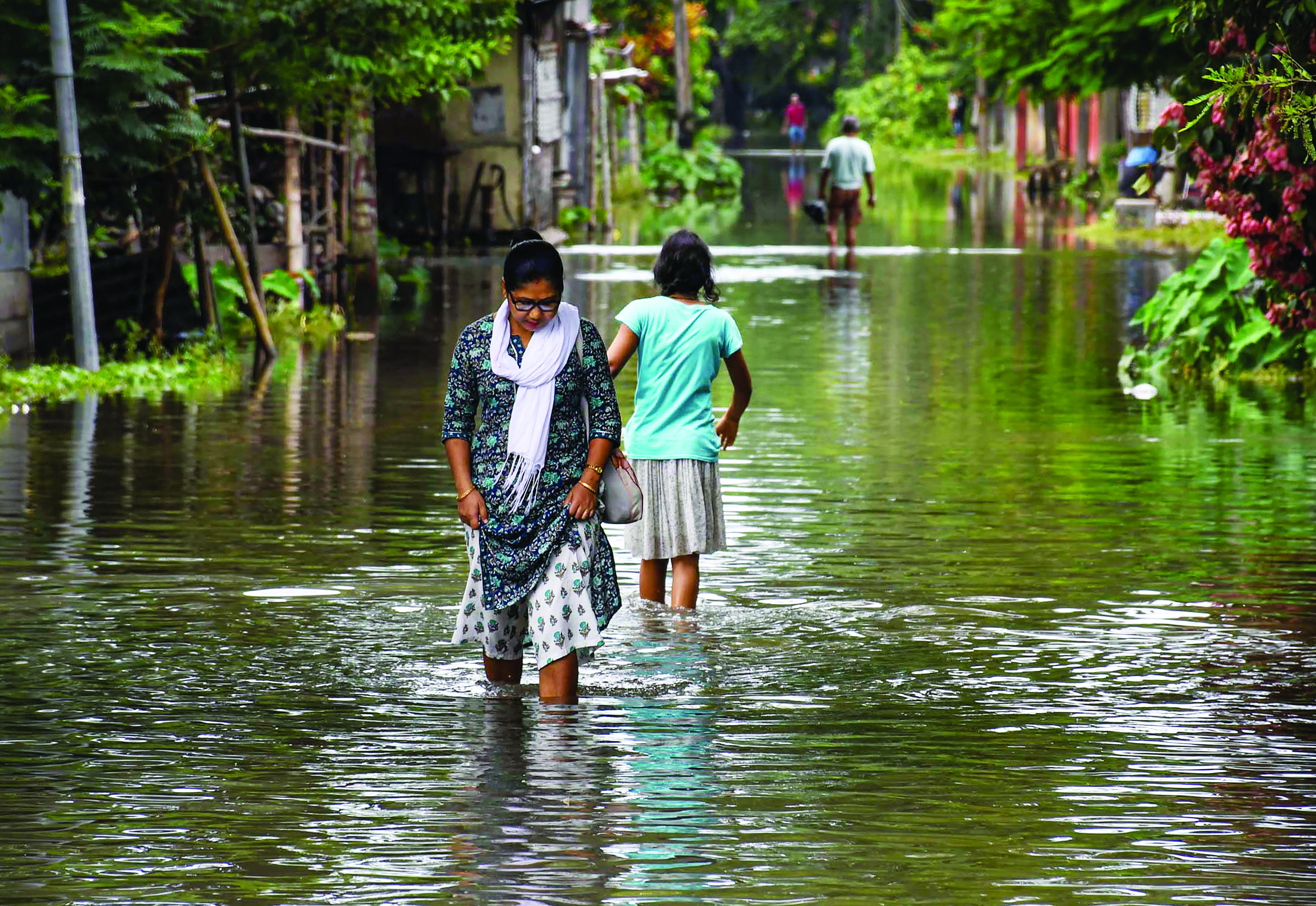 Flood situation remains grave in Assam, over 4.88L people hit