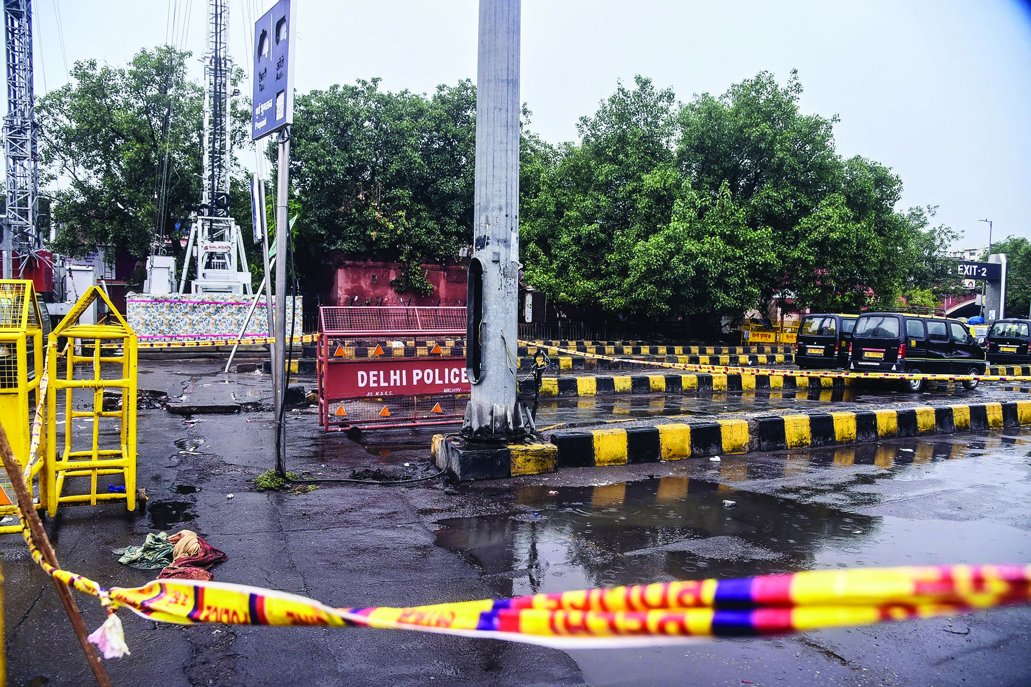Police & Railways launch separate probes into electrocution incident Police & Railways launch separate probes into electrocution incident