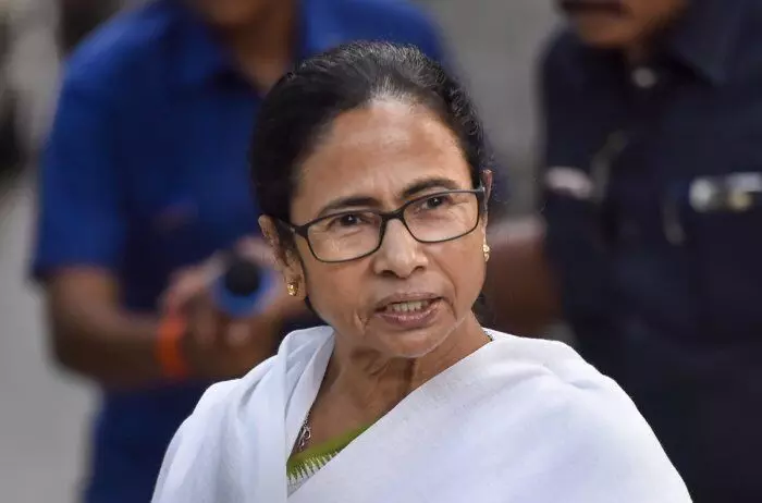 Mamata injured as chopper makes emergency landing due to bad weather, taken to SSKM Mamata injured as chopper makes emergency landing due to bad weather, taken to SSKM