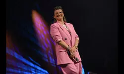 Lesley Headland to helm film version of The Seven Husbands of Evelyn Hugo