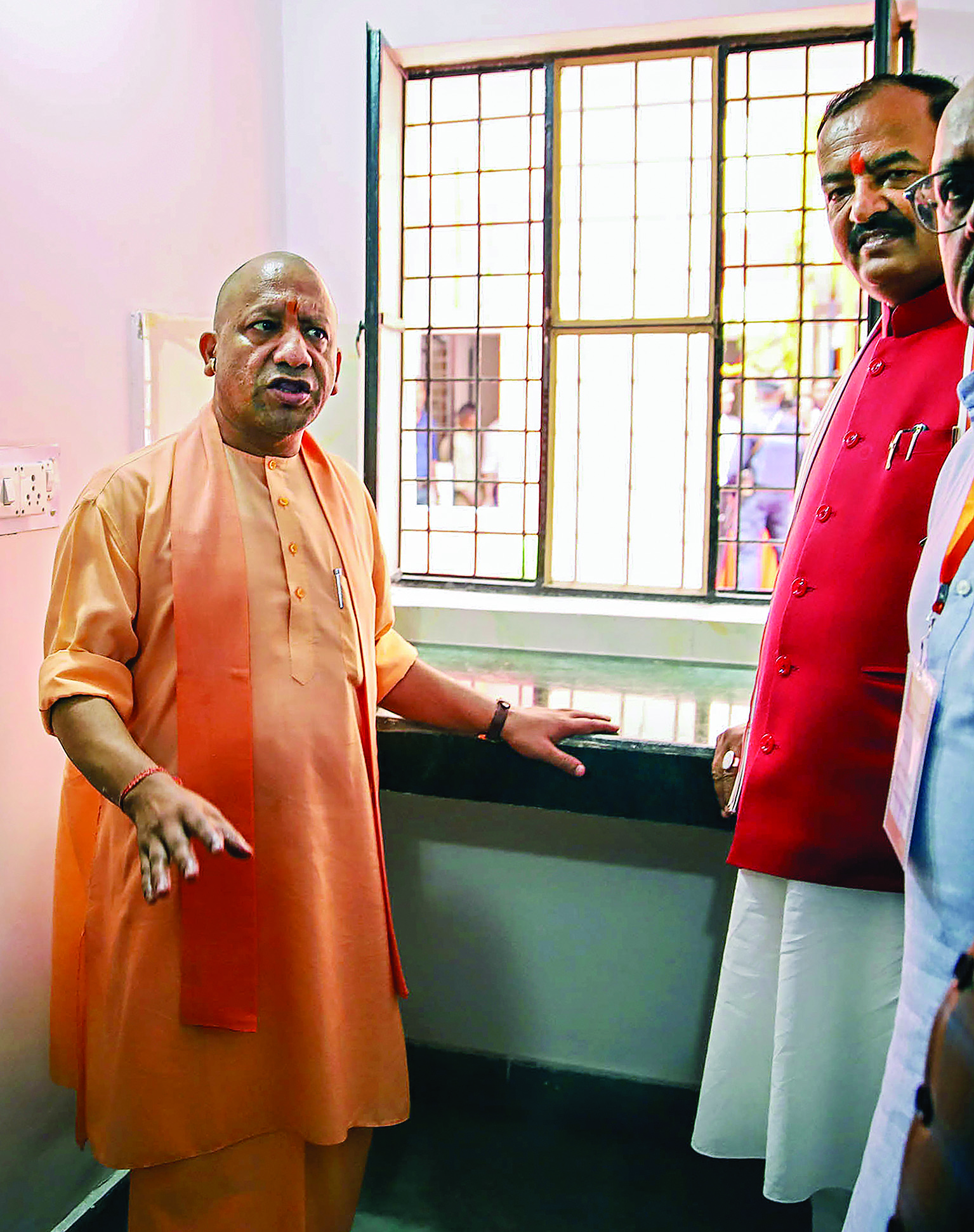 CM Yogi hands over 76 flats to poor built on land freed from Atiq Ahmed in UP’s Prayagraj CM Yogi hands over 76 flats to poor built on land freed from Atiq Ahmed in UP’s Prayagraj
