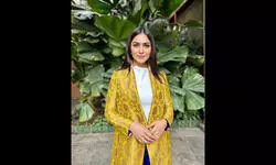 Mrunal Thakur believes in sharing her relationship experiences Mrunal Thakur believes in sharing her relationship experiences