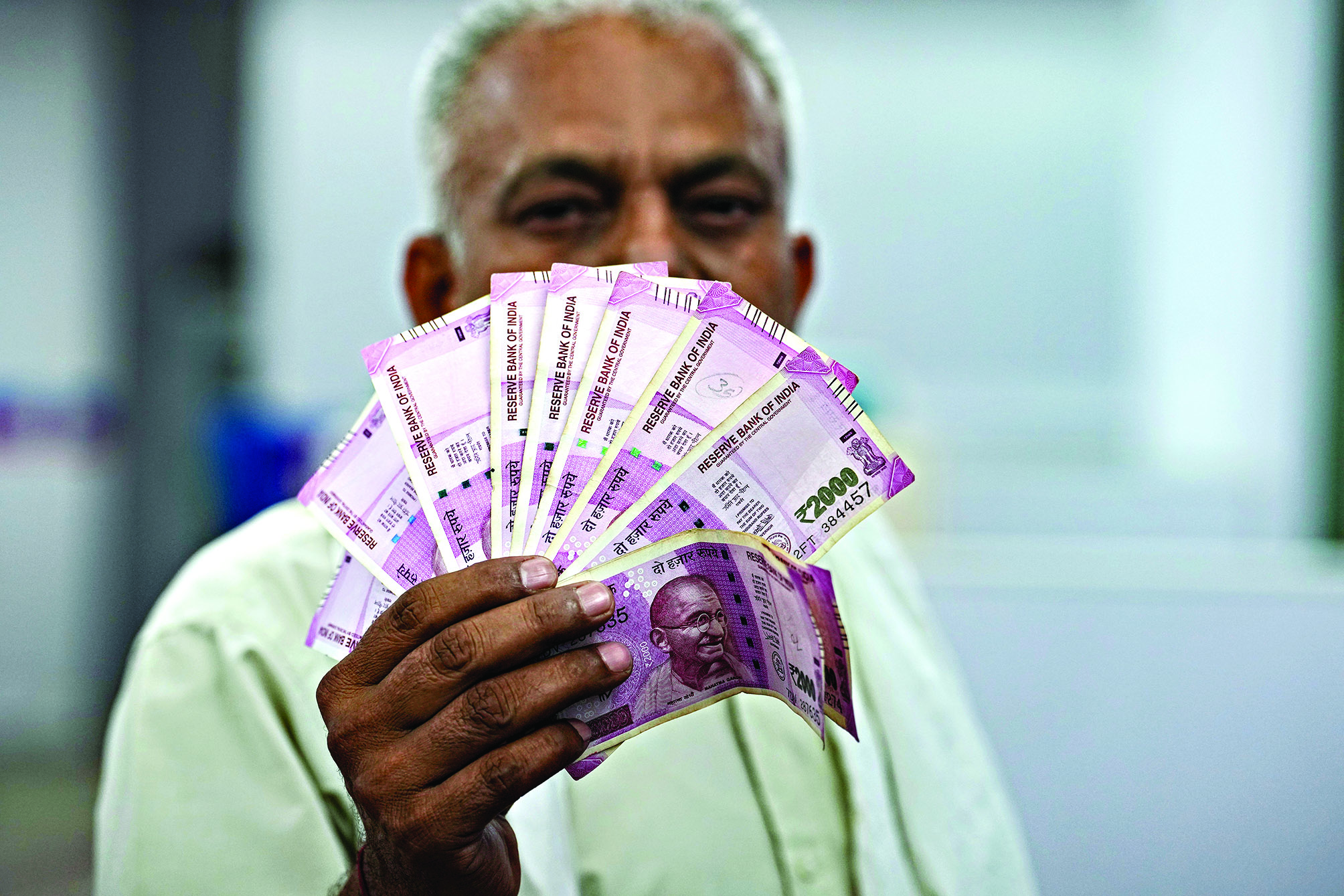 76% of Rs 2,000 notes worth returned to banks till June