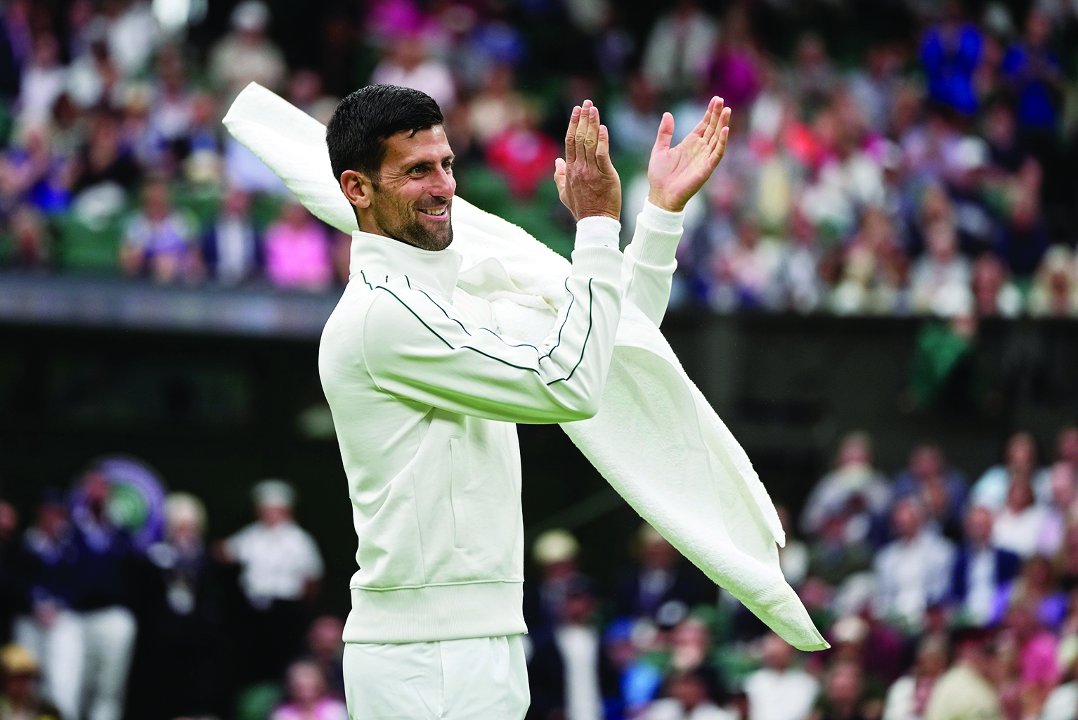 Djokovic and Swiatek win on Day 1 at Wimbledon