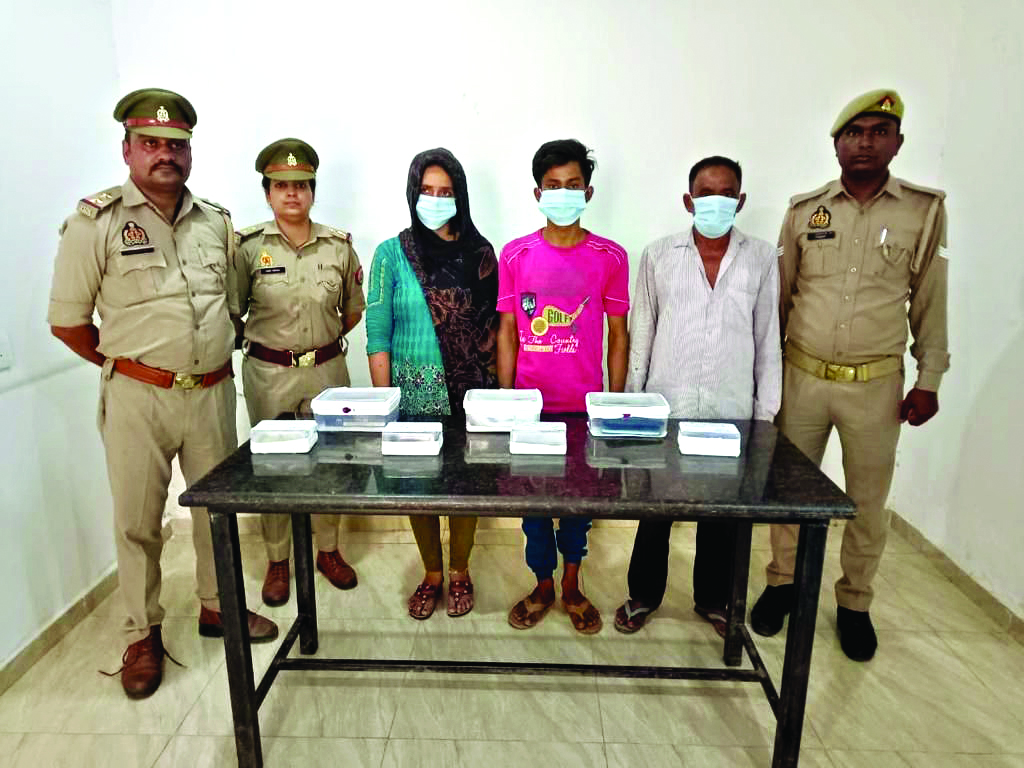 Pak woman sold house for Rs 12L, came to India to marry lover: Cops Pak woman sold house for Rs 12L, came to India to marry lover: Cops