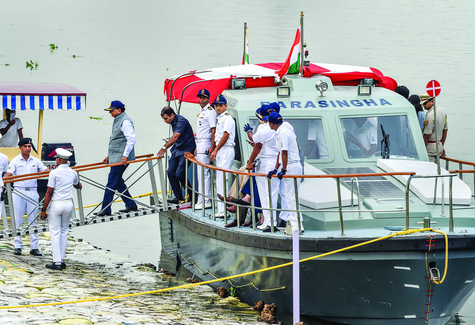 L-G & NGT chairperson inspect navigable stretch of Yamuna river L-G & NGT chairperson inspect navigable stretch of Yamuna river