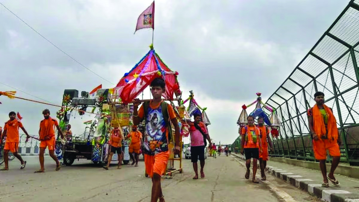 Kanwar Yatra: 1K personnel, drones and dedicated lanes for Kanwariyas Kanwar Yatra: 1K personnel, drones and dedicated lanes for Kanwariyas