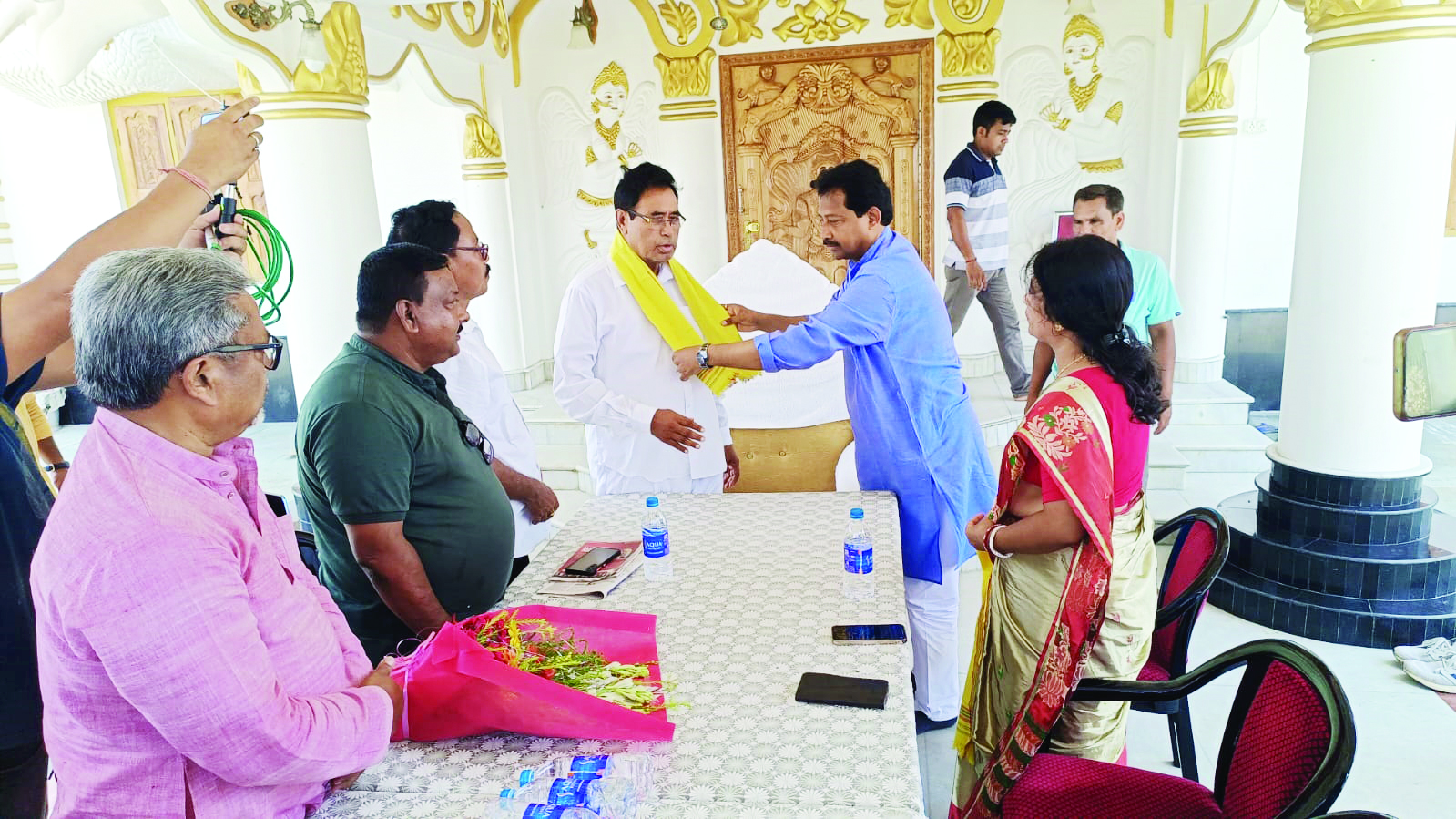 Cooch Behar: Rajib Banerjee holds hour-long meeting with Ananta Maharaj