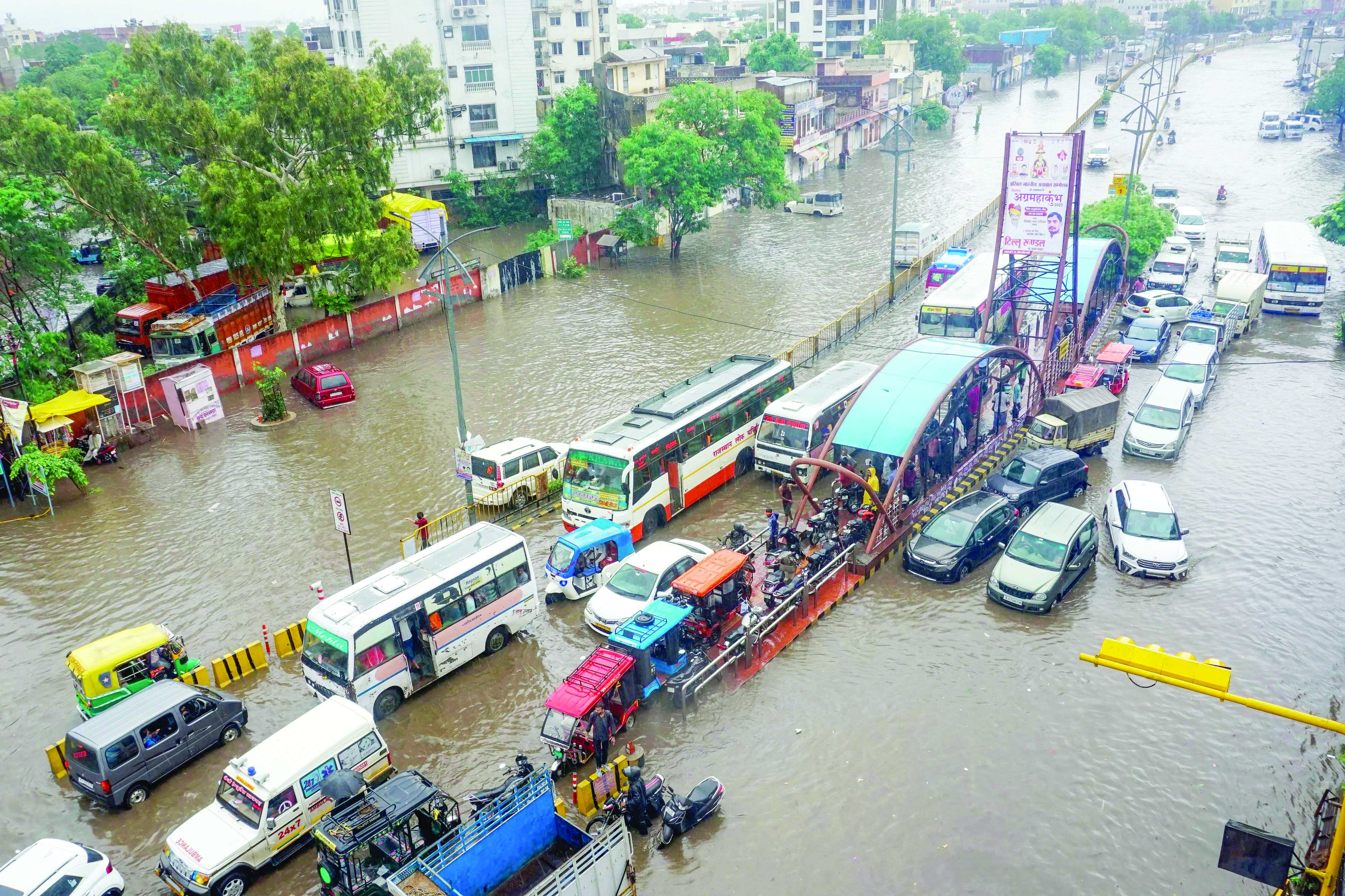 Heavy monsoon rains lash 14 dists in Rajasthan, seven dead Heavy monsoon rains lash 14 dists in Rajasthan, seven dead
