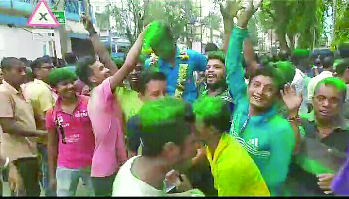 South Dinajpur:  TMC wins 111 seats, ahead in 270 seats; BJP gets 37