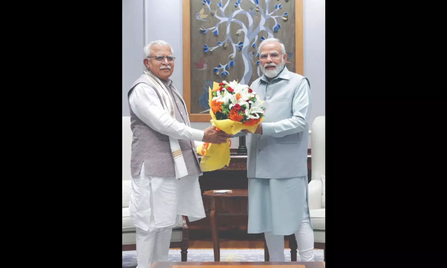 Khattar meets PM to discuss flood situation, invites to initiate projects