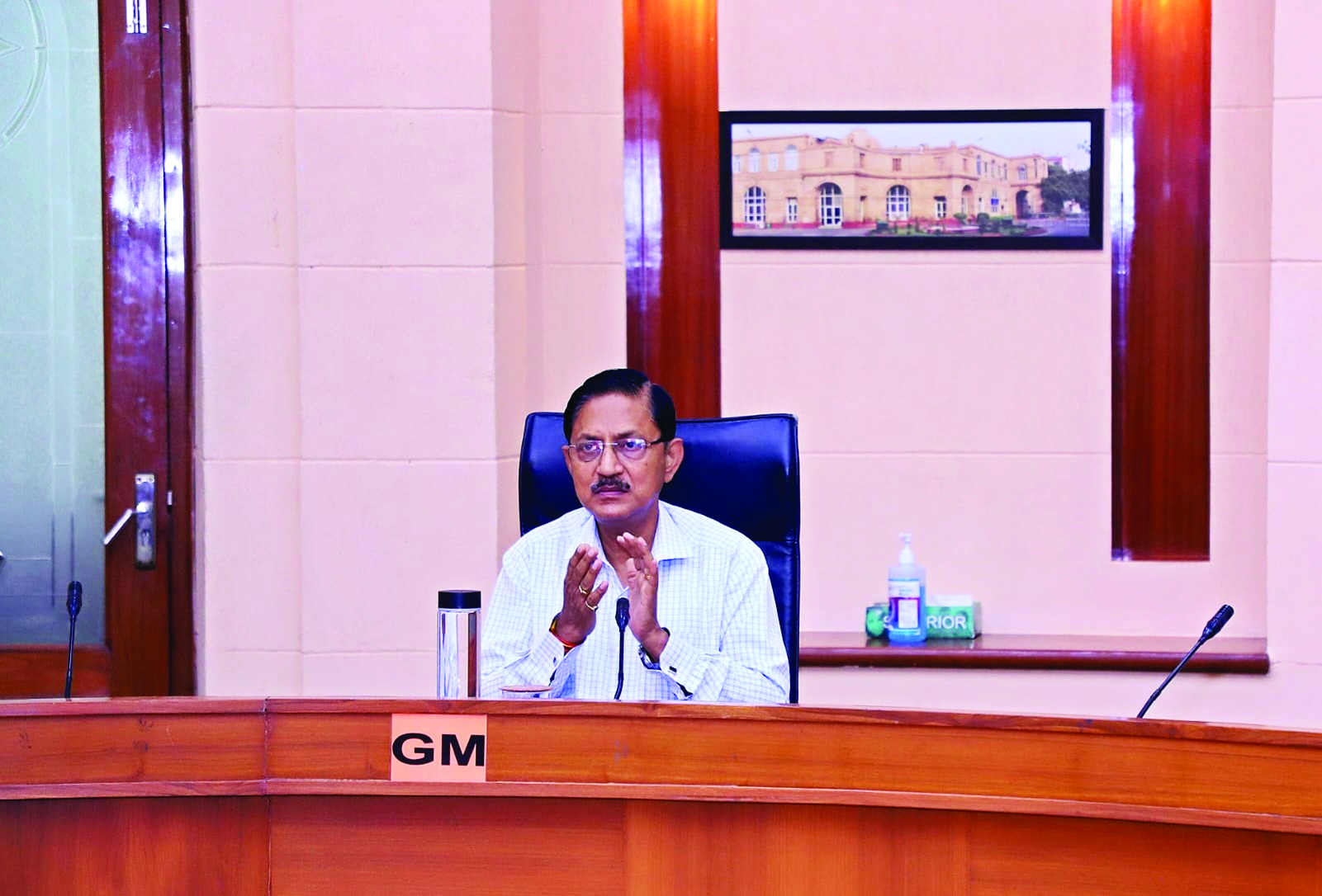 Northern Rly GM takes stock of ops amid rains Northern Rly GM takes stock of ops amid rains