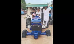 ‘Govt should work on war footing to drain flood water’