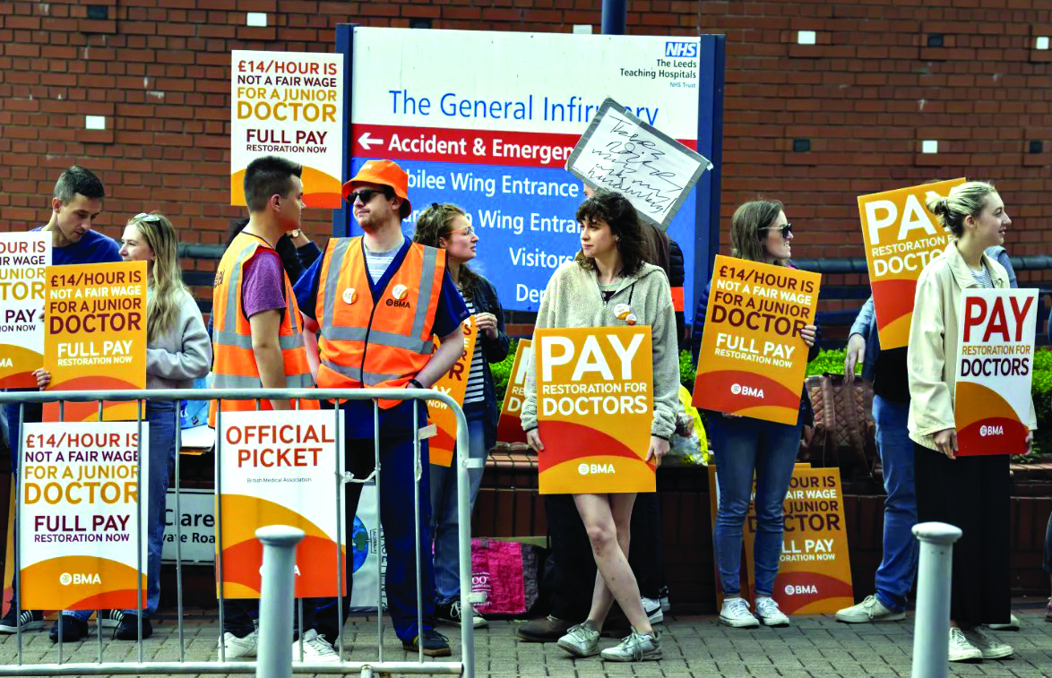 British govt offers millions of public sector workers pay raises