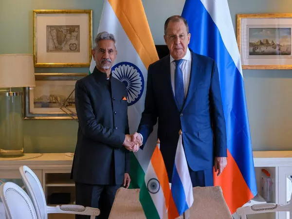 EAM Jaishankar meets Russian counterpart Lavrov in Indonesia