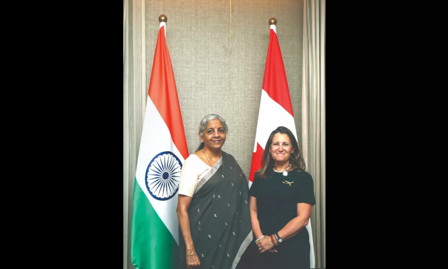 FM discusses trade negotiation progress with Canadian Dy PM