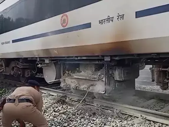 Fire in battery box of Bhopal-Delhi Vande Bharat train; no passenger hurt Fire in battery box of Bhopal-Delhi Vande Bharat train; no passenger hurt