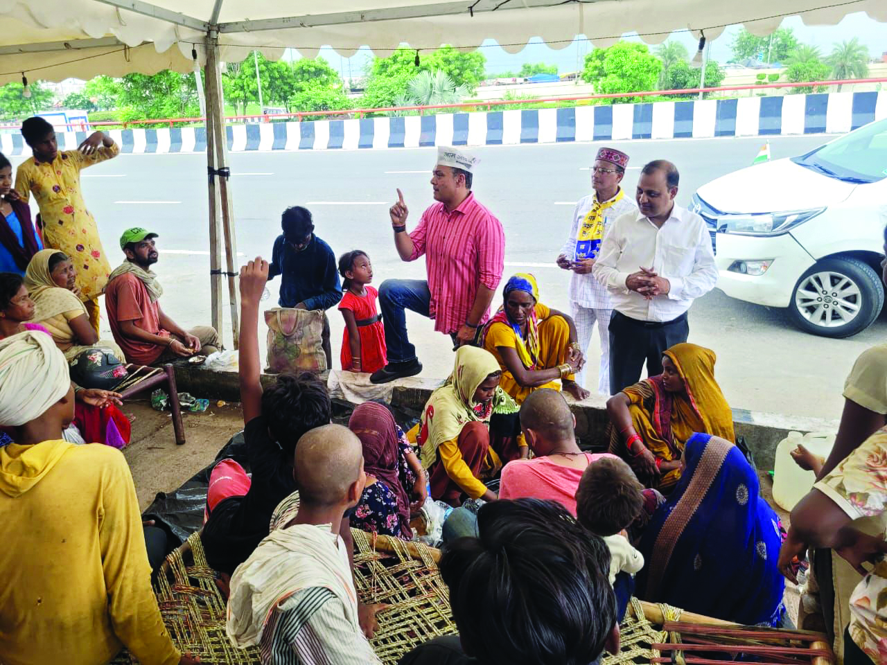 DJB Vice-Chairman Somnath Bharti visits flood relief camps DJB Vice-Chairman Somnath Bharti visits flood relief camps