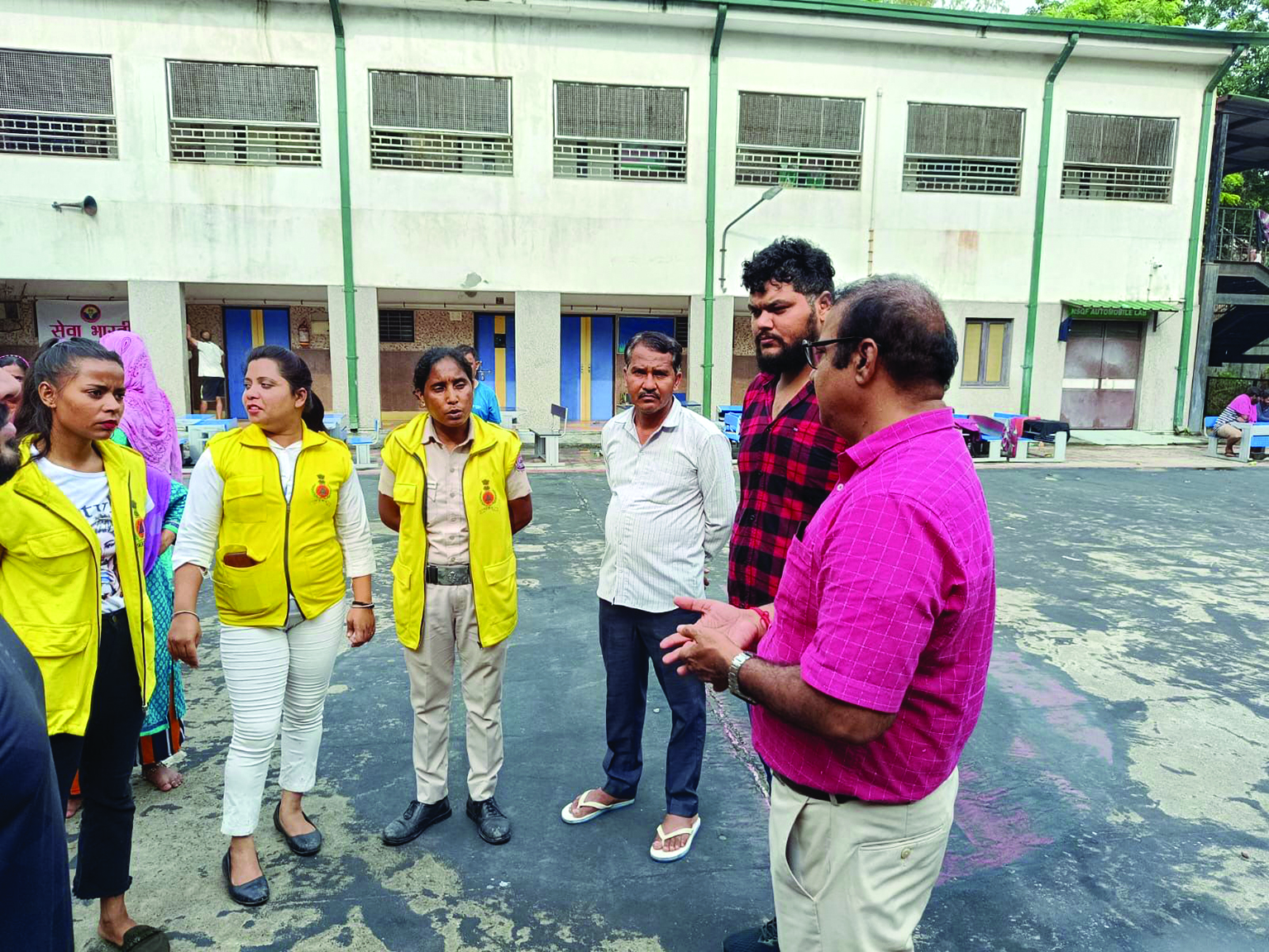 Delhi govt officials oversee relief efforts at Mori Gate camp Delhi govt officials oversee relief efforts at Mori Gate camp