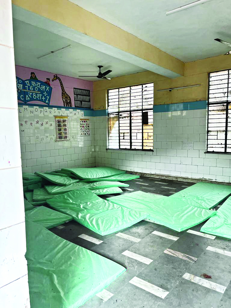 Flood woes: 4 to 5 dirty washrooms for 400 people Flood woes: 4 to 5 dirty washrooms for 400 people