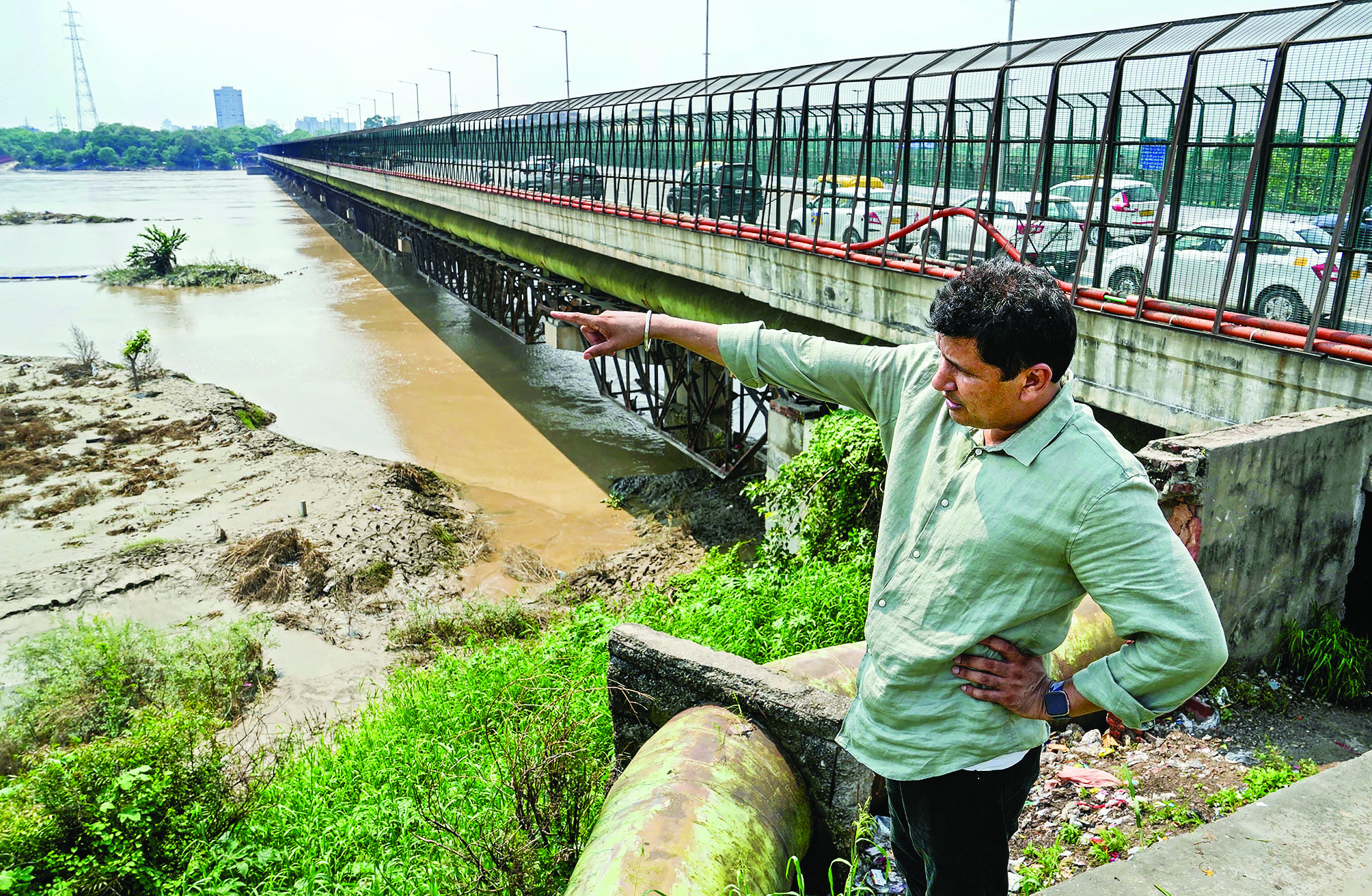 Yamuna level drops below danger mark, expected to recede further Yamuna level drops below danger mark, expected to recede further