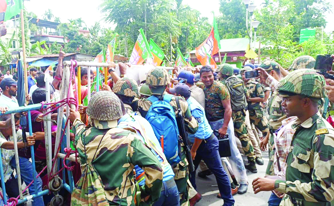 BJP workers clash with police, CAPF in Jalpaiguri