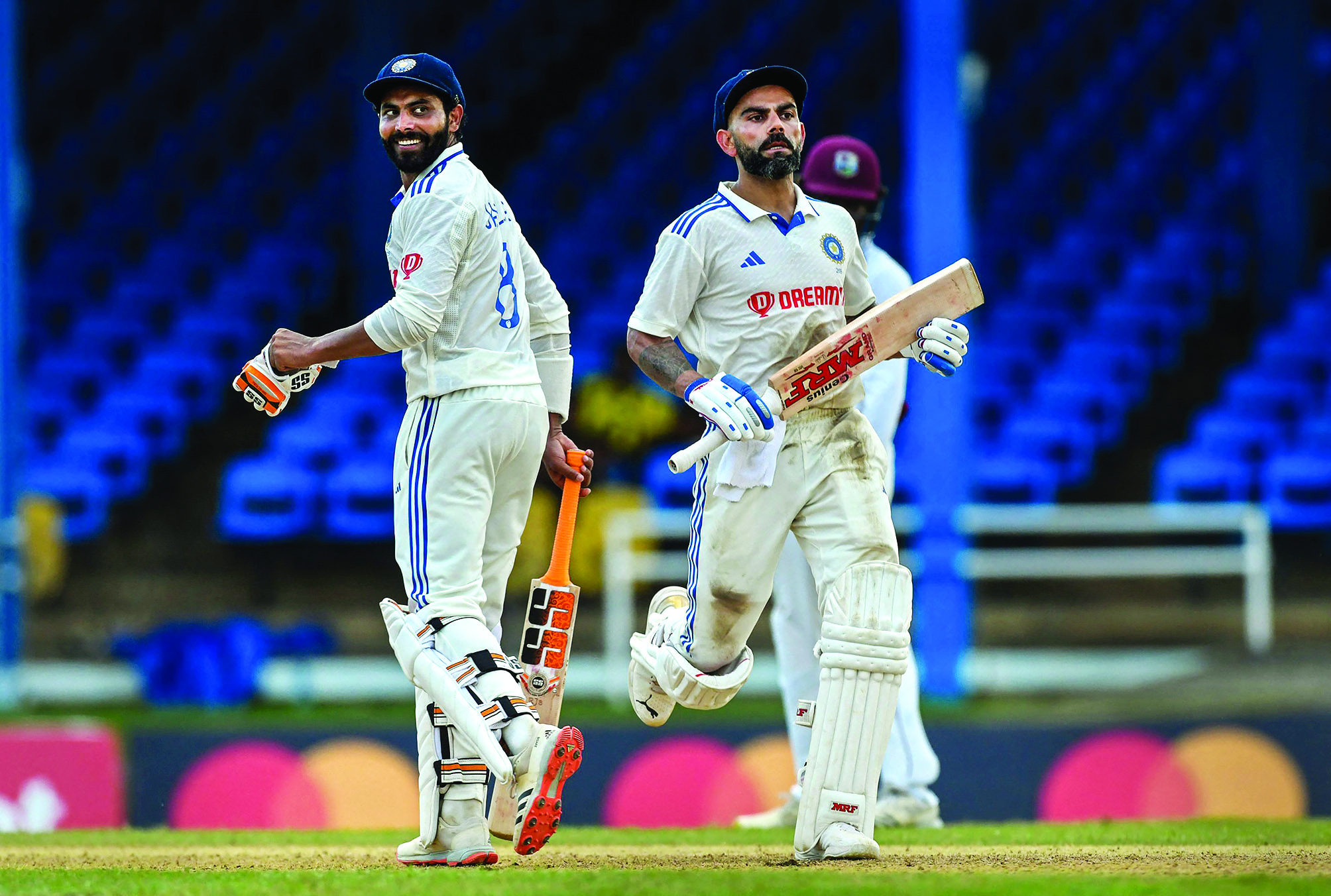 Kohli hits 29th Test ton as India cruise to 373/6 at lunch
