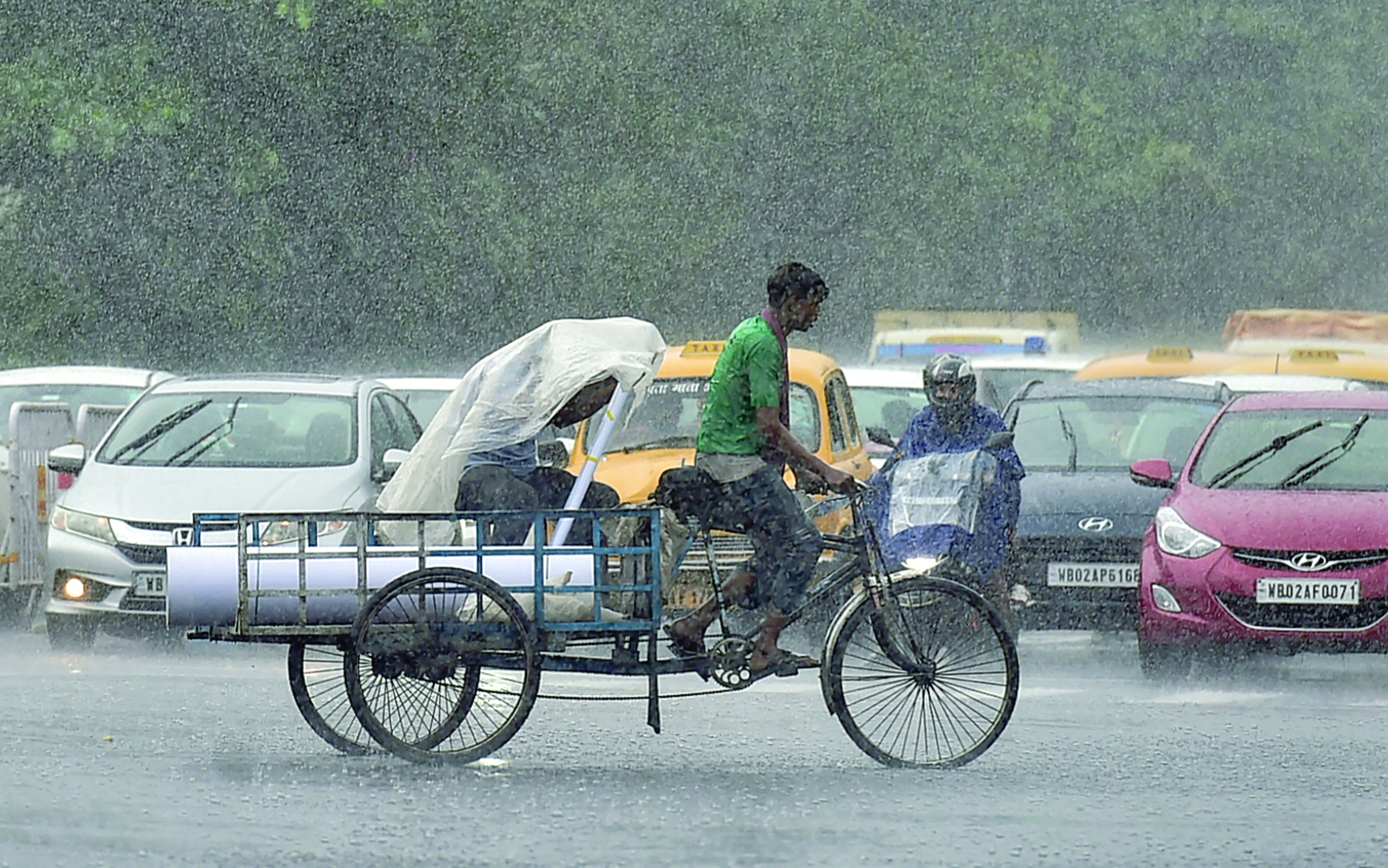 6 killed, 16 injured in lightning strikes across state