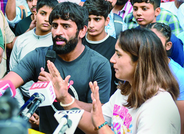 Delhi HC refuses to interfere with Asian Games trials exemption to wrestlers Vinesh & Bajrang Delhi HC refuses to interfere with Asian Games trials exemption to wrestlers Vinesh & Bajrang