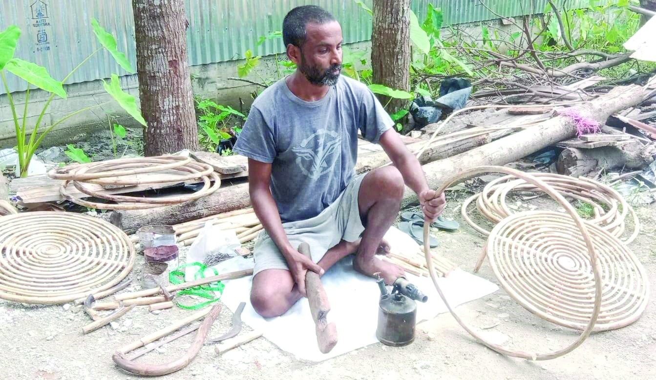 For boost in demand, Jalpaiguri cane manufacturers introduce new designs