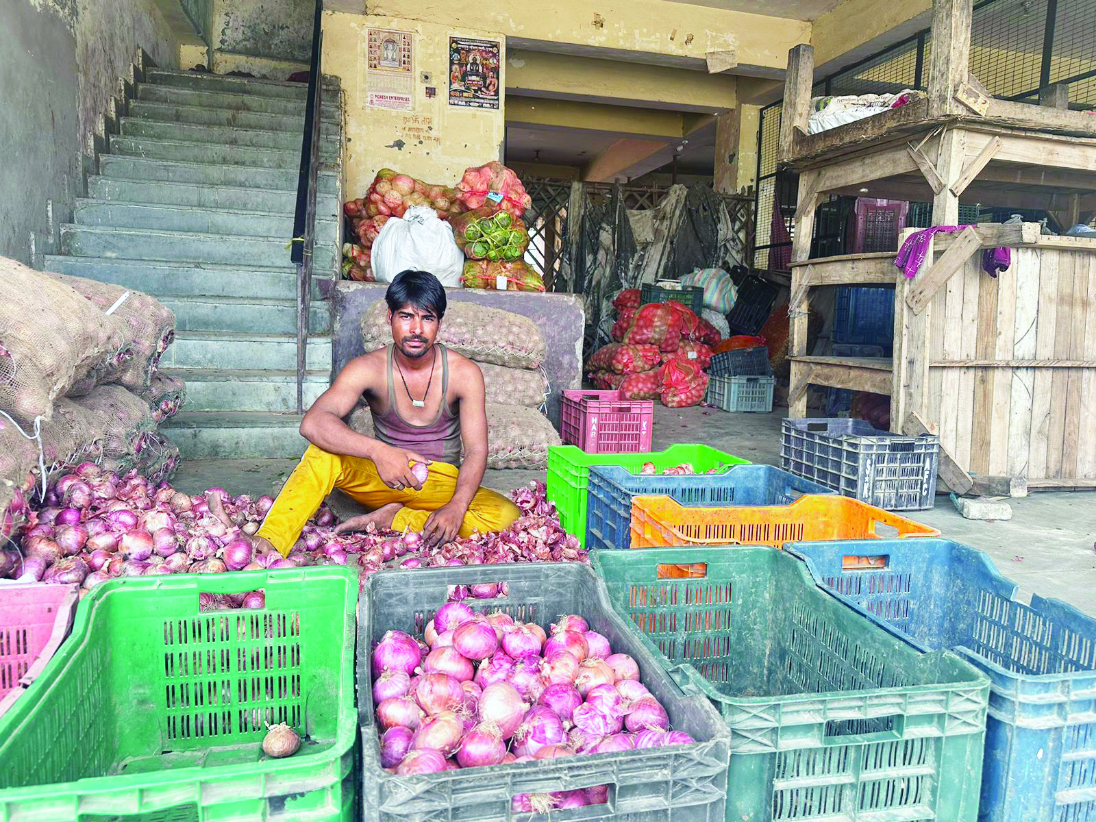 Azadpur Mandi: Household budget go haywire as price of veggies go north Azadpur Mandi: Household budget go haywire as price of veggies go north
