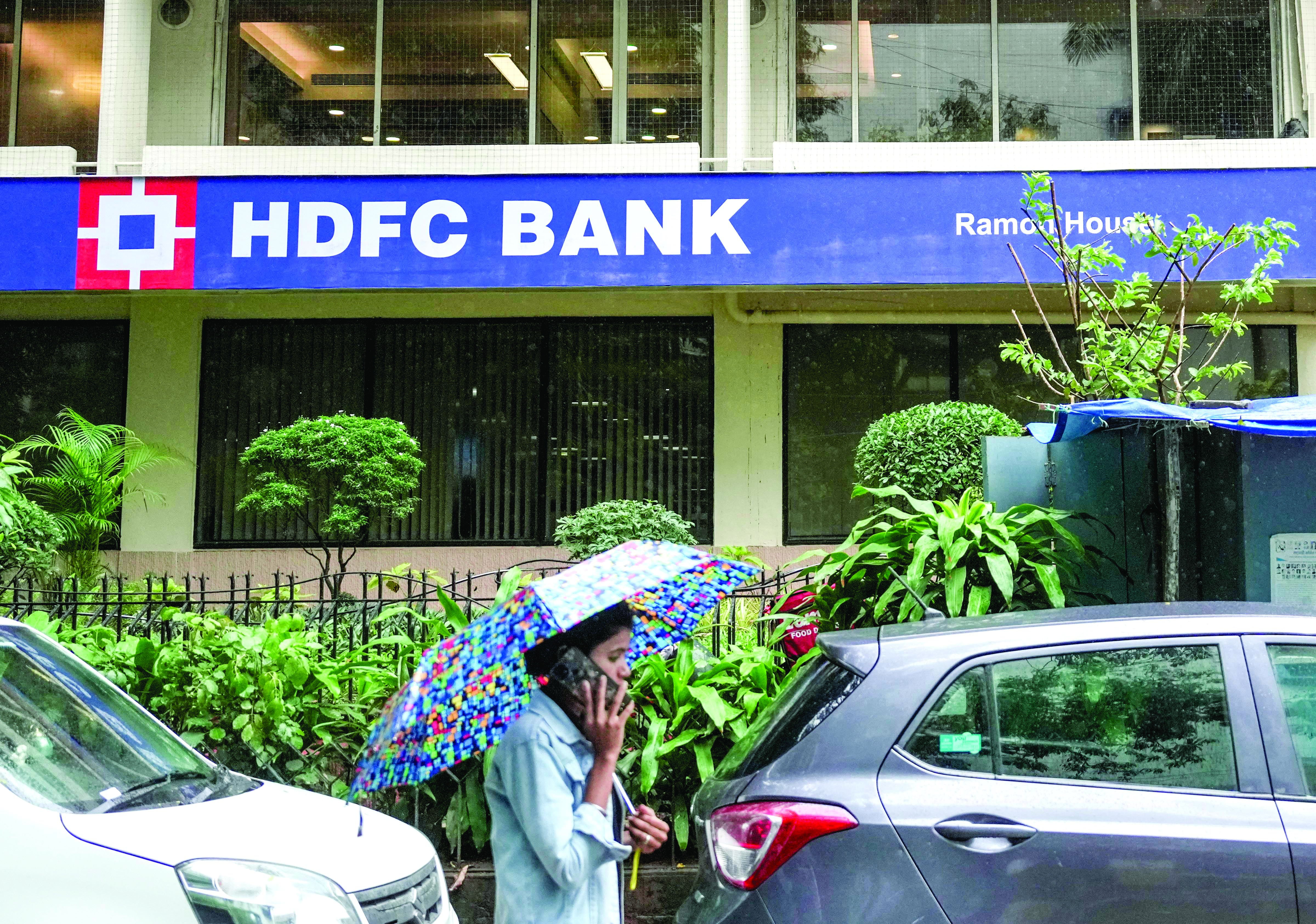 HDFC Bank expects 17-18% loan growth in FY24