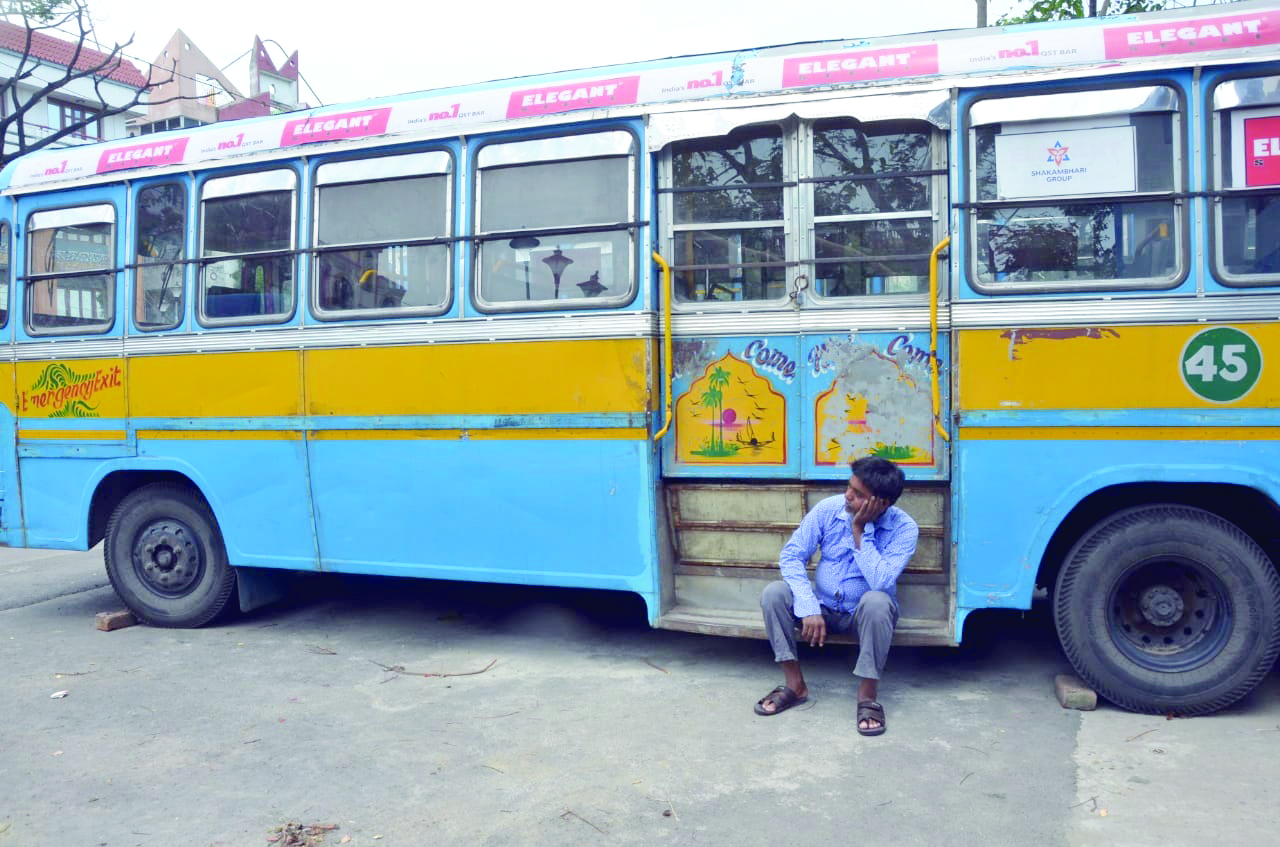 Section of private bus owners mulls to introduce QR codes
