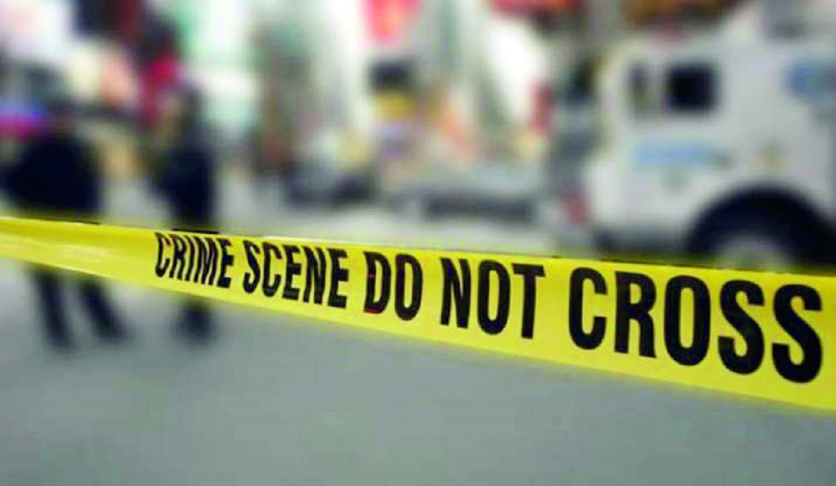 33-yr-old stabbed   to death by 2 men