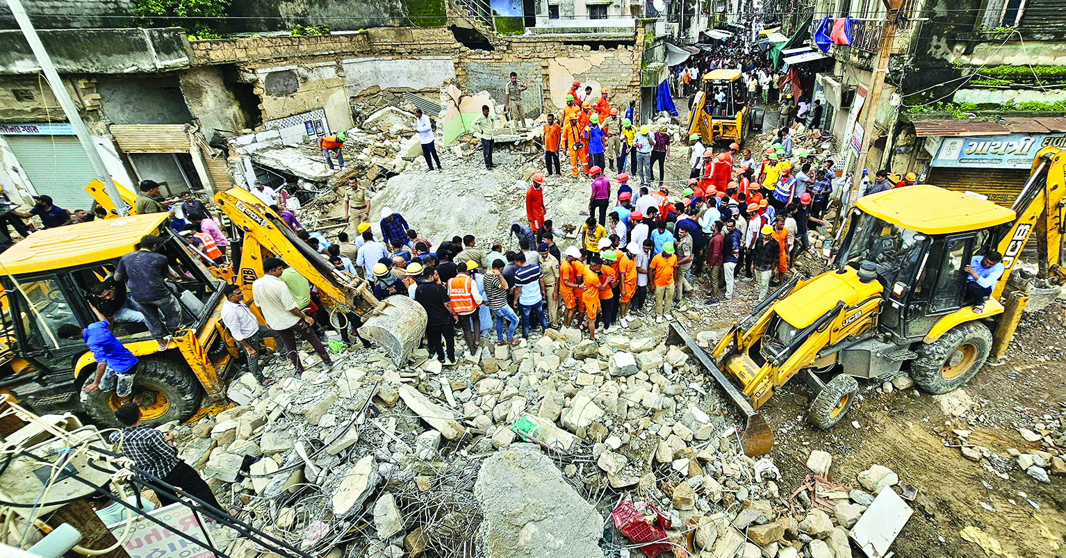 Gujarat: Four dead in building collapse