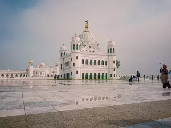 Pilgrimage to Gurdwara Darbar Sahib in Pakistan through Kartarpur corridor resumes