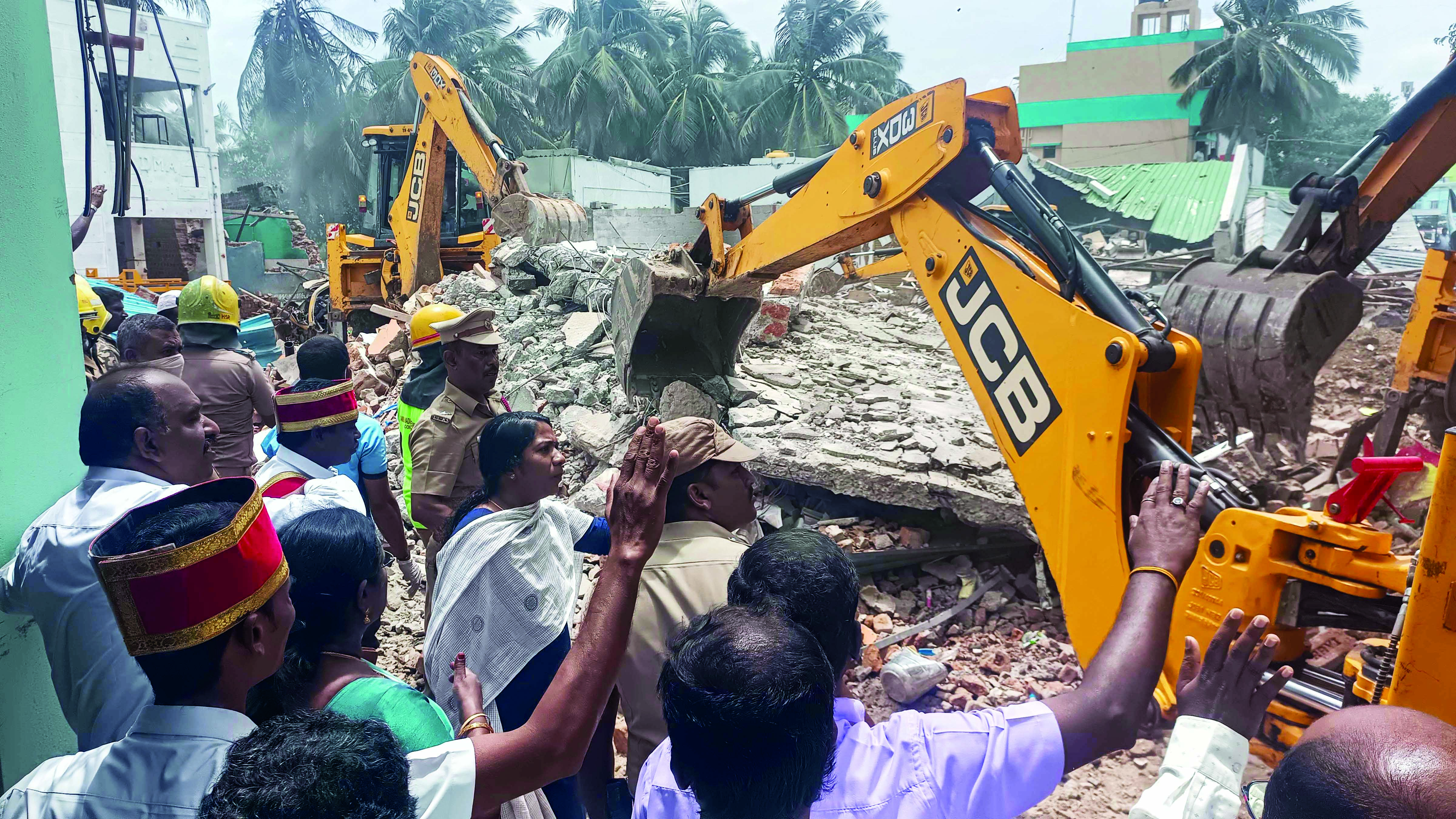 8 people killed in firecracker unit blast in Tamil Nadu