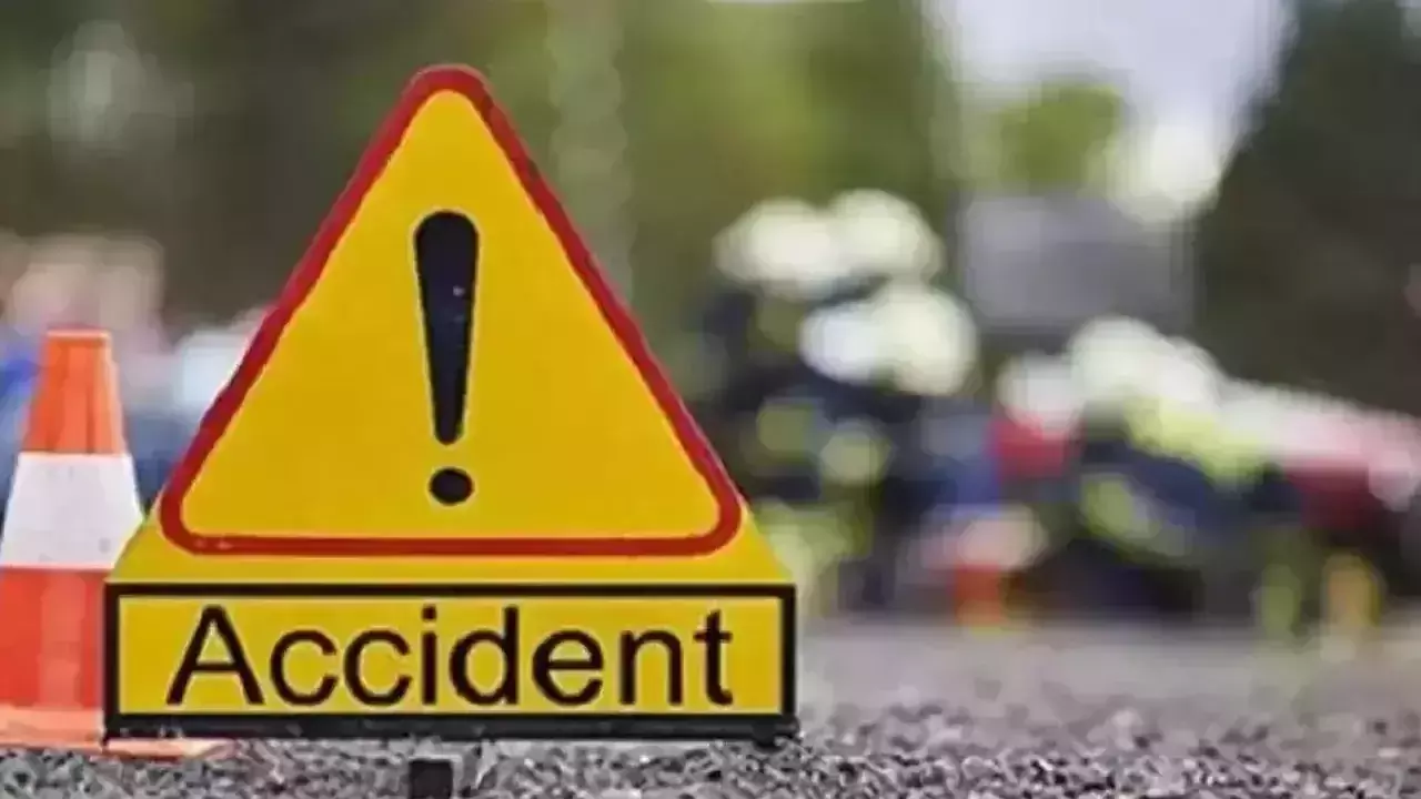 Delhi Police inspector killed as truck hits his car Delhi Police inspector killed as truck hits his car