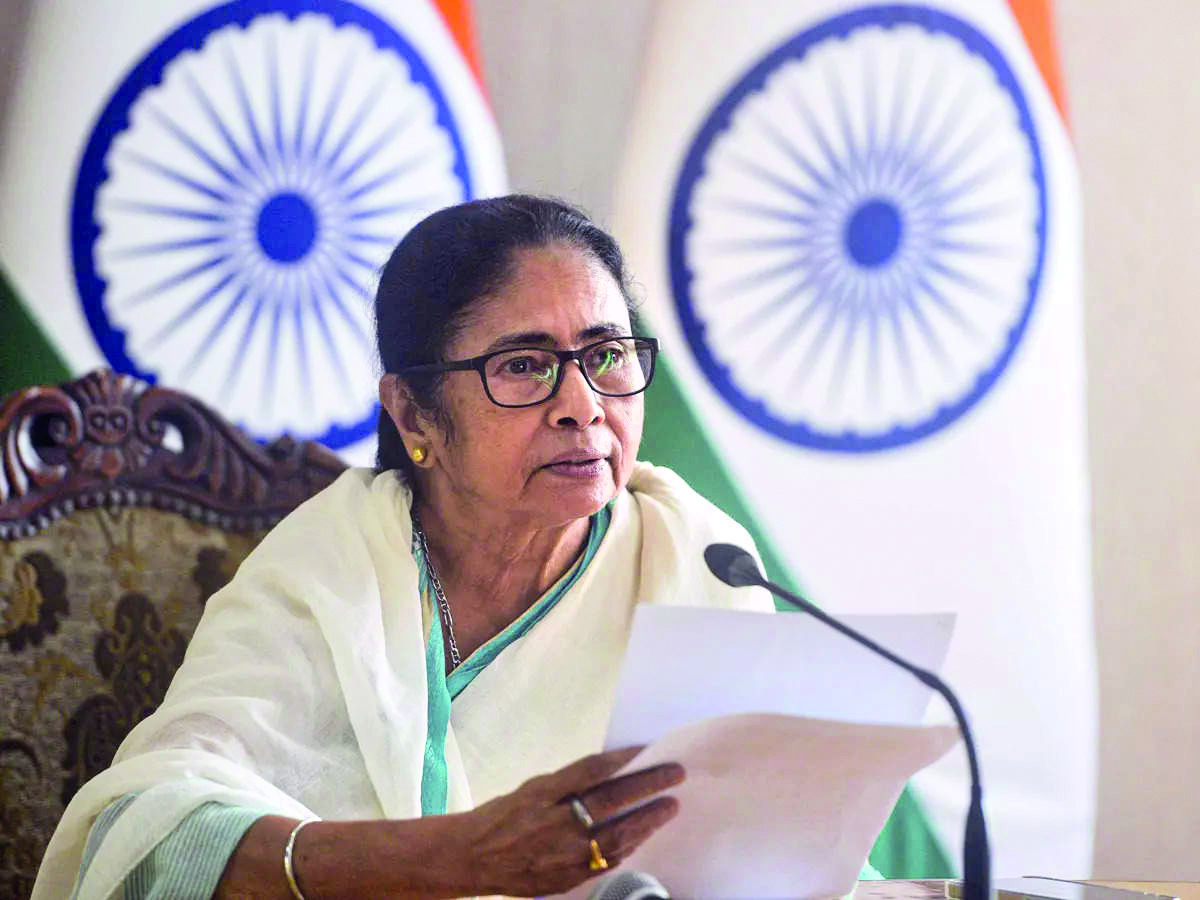 8 dead, over 4000 infected: Mamata expresses concern