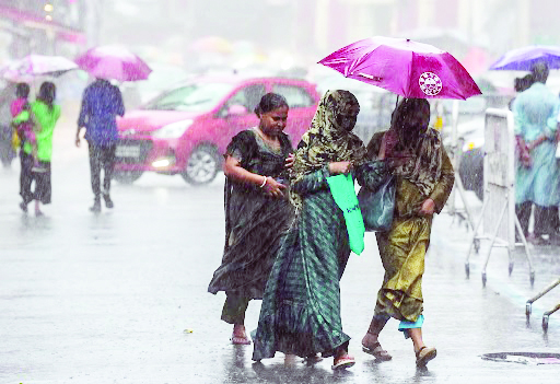 Heavy rainfall likely in next   24 hours, red alert sounded