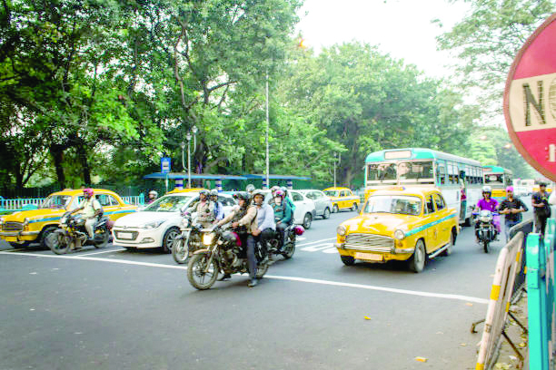 Raja Santosh Roy Road closed for 60 days due to KMC pipeline work Raja Santosh Roy Road closed for 60 days due to KMC pipeline work