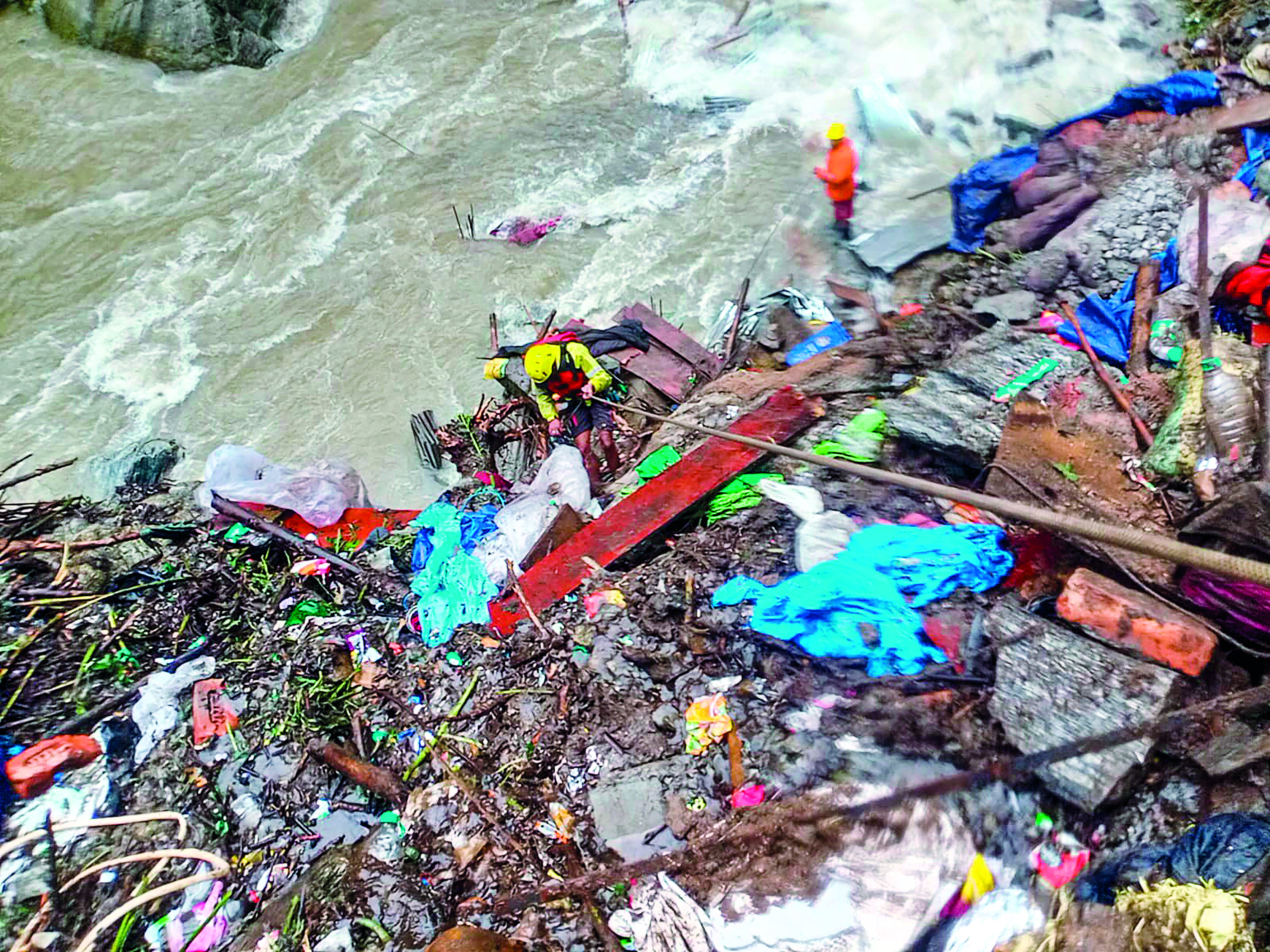 4 dead, 15 missing after flash floods on way to Kedarnath